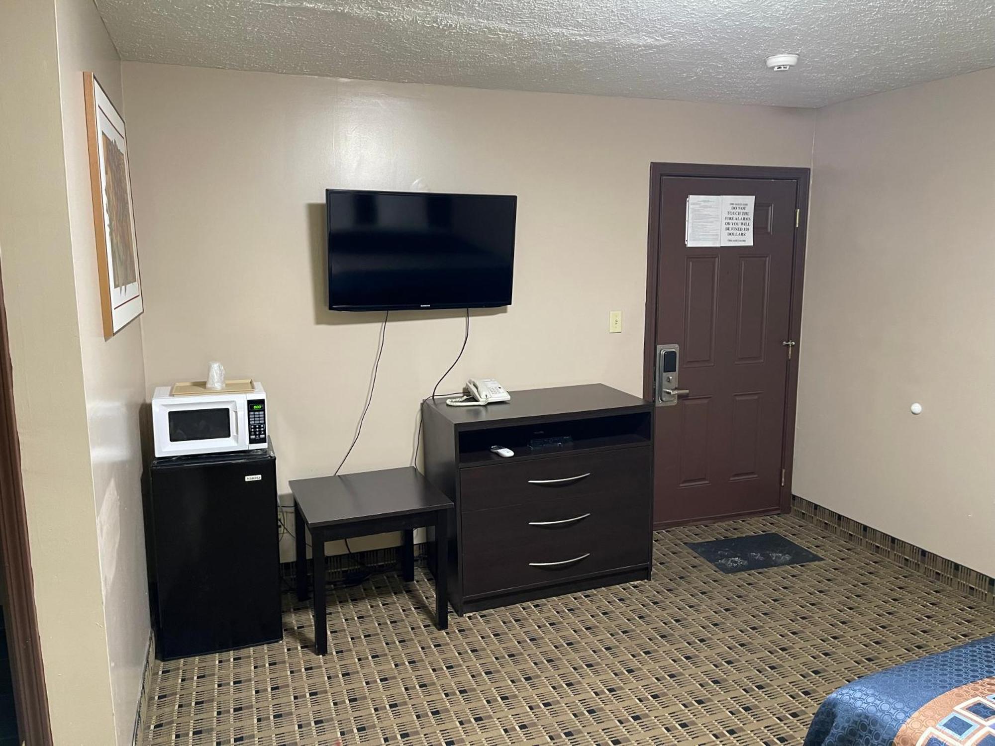 Economy Inn & Suites Ashtabula Exterior foto