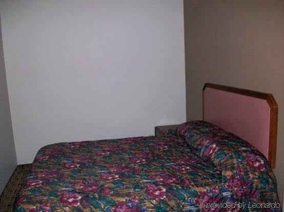 Economy Inn & Suites Ashtabula Zimmer foto